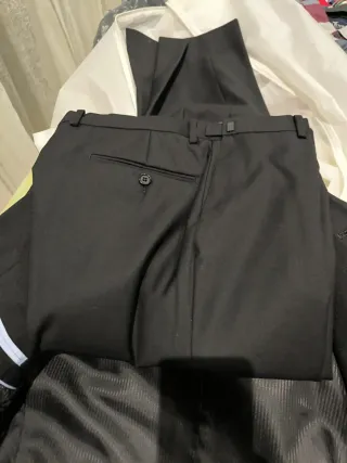 Traje de hombre negro