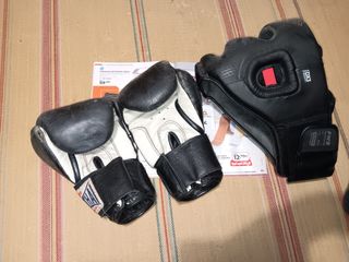 Guantes y Casco Muay Thai