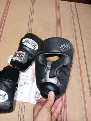 Guantes y Casco Muay Thai
