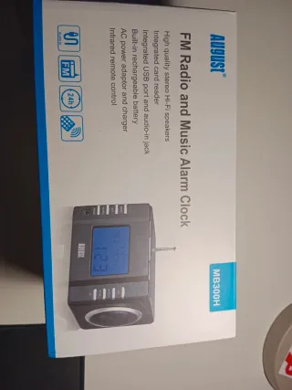 Radio Reloj Despertador August MB300