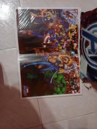 Cojín y Póster Avengers Marvel