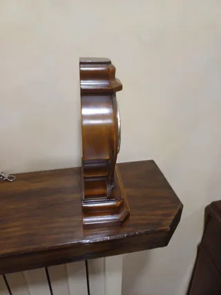 Orologio da mensola in legno