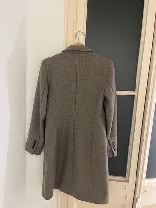 Abrigo Zara doble botonadura gris