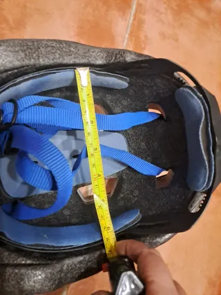 Casco de bicicleta azul