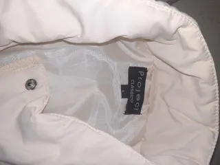 Due piumini sintetici: bianco e marrone