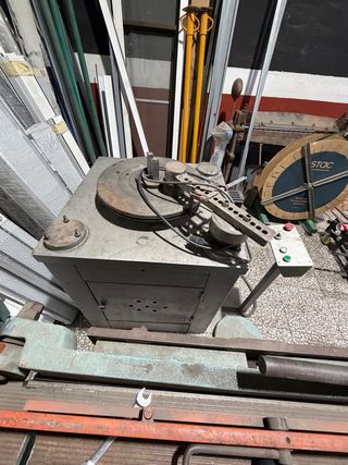 Dobladora y Curvadora de Hierro