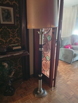 Lámpara de pie metal y madera