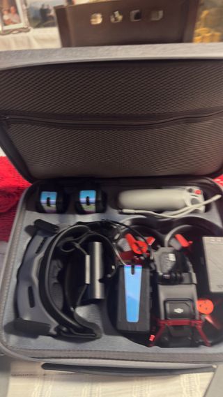 Drone DJI Avata con extras y 4 baterías