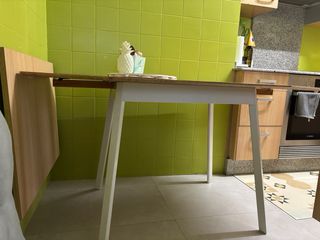 Mesa abatible.Cerrada 80x75x75. Abierta 80x140x75