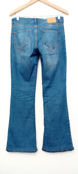 Jeans vaqueros acampanados azules