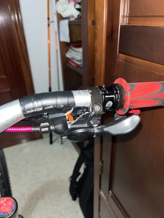 Bicicleta Rockrider Negra y Roja