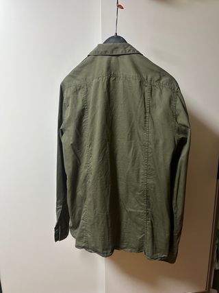Camisa H&M verde militar