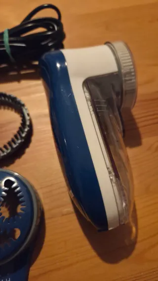 Quitapelusas eléctrico con accesorios