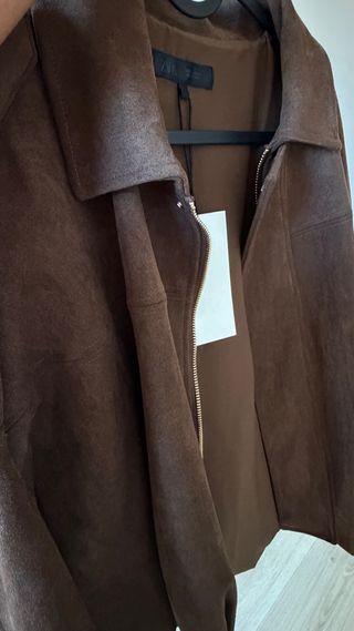 Chaqueta efecto ante Zara marrón