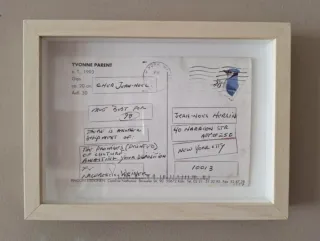 Postal firmada por Lawrence Weiner