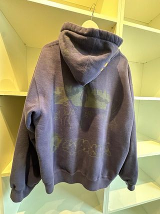 Sudadera Supreme Morada con Gráficos