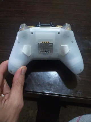 Mando Gamesir con soporte para móvil