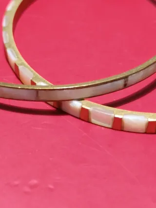 Lote 2 pulseras vintage nácar y latón