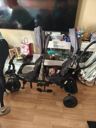 Triciclo para gemelos