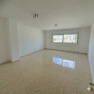 3 habitaciones, 2 baños, soleado