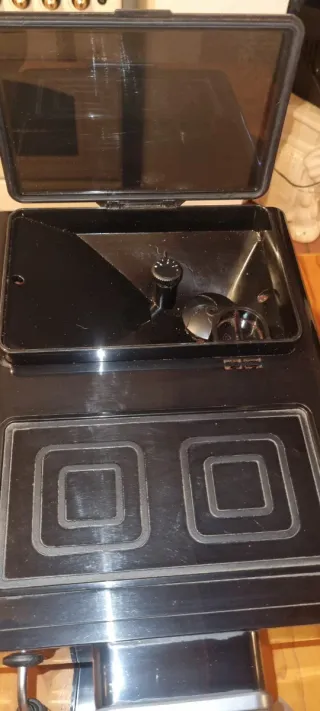 Cafetera Cecotec Negra