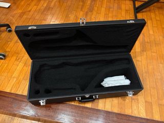 Maleta rígida saxofón tenor sin usar