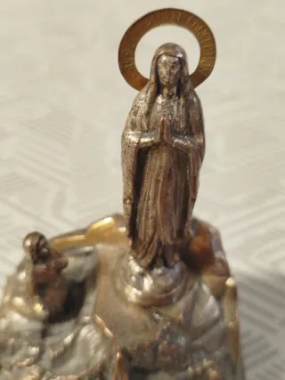 Antigua estatua Virgen de Lourdes. metal. 1930.