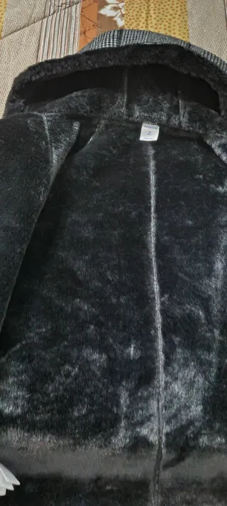 Giubbotto invernale ragazza plaid con cappuccio.