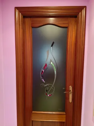 Puertas de madera con cristal esmerilado