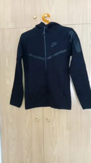 Chaqueta Nike Tech Fleece Negra