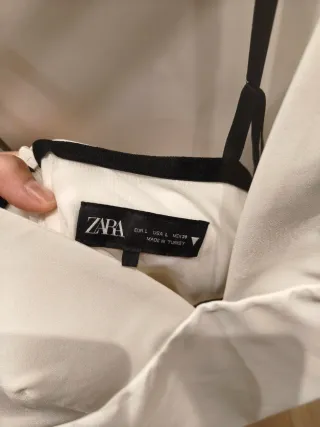 Vestido corto Zara blanco con lazos