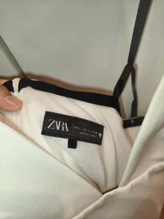 Vestido corto Zara blanco con lazos