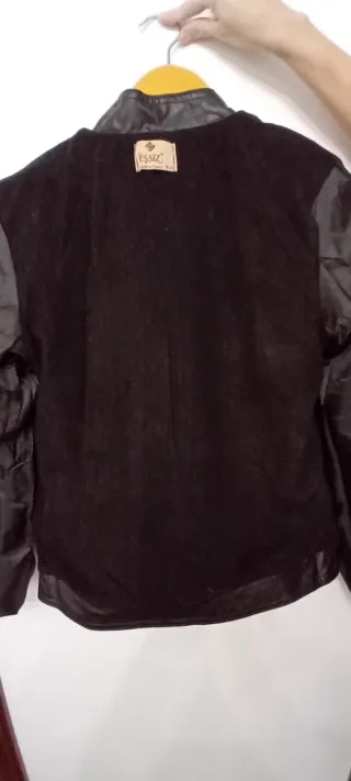 Chaqueta Essiz Negra