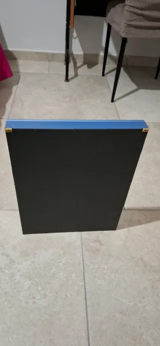 Vetrinetta in legno blu con divisori