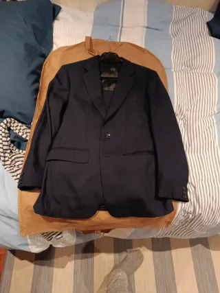 Traje de graduación azul marino