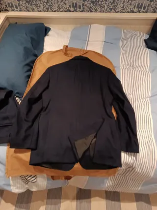 Traje de graduación azul marino