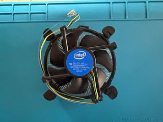 Intel i3-6100 3.70 GHz CPU + Disipador