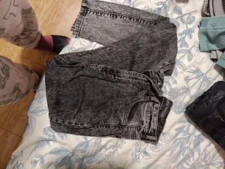 Pantalones pitillo grises efecto lavado