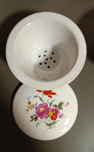 3 tazas de té de porcelana con infusores