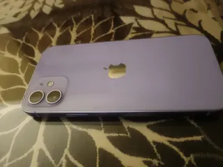 iPhone 12 Morado