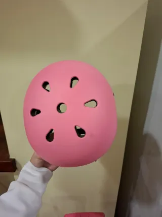 Casco rosa para niña