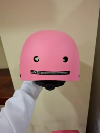 Casco rosa para niña