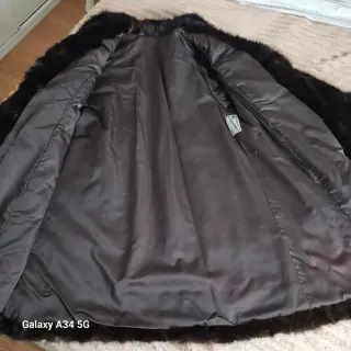 Abrigo de pelo marrón vison