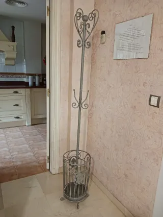 Perchero y paragüero de metal