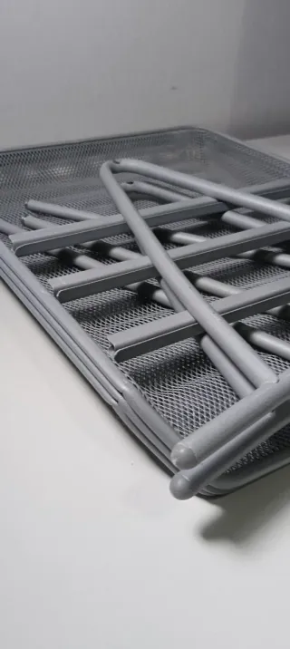 Organizador de escritorio metálico gris