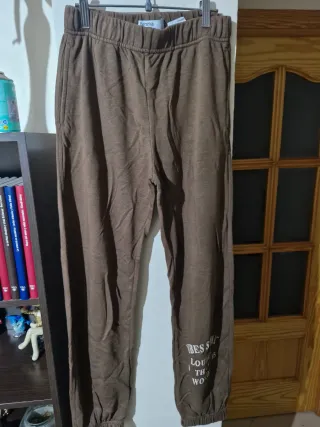 Pantalones marrones Bershka