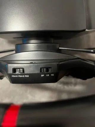 Volante Hori RWA PS4/5 y PC con Pedales