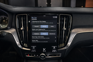 Volvo V60 2021 2.0 B4 Momentum Pro Auto