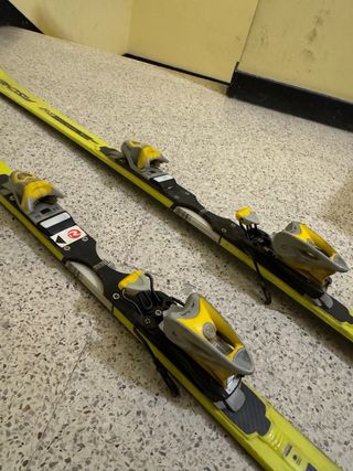 Botas de esquí Salomon  Esquis Tambien