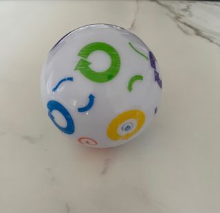 Pelota interactiva con luces y sonidos